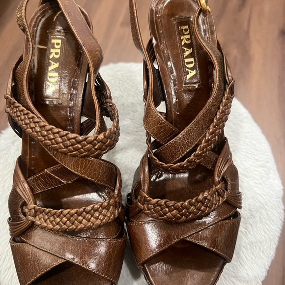 Prada - Picture 1 of 13